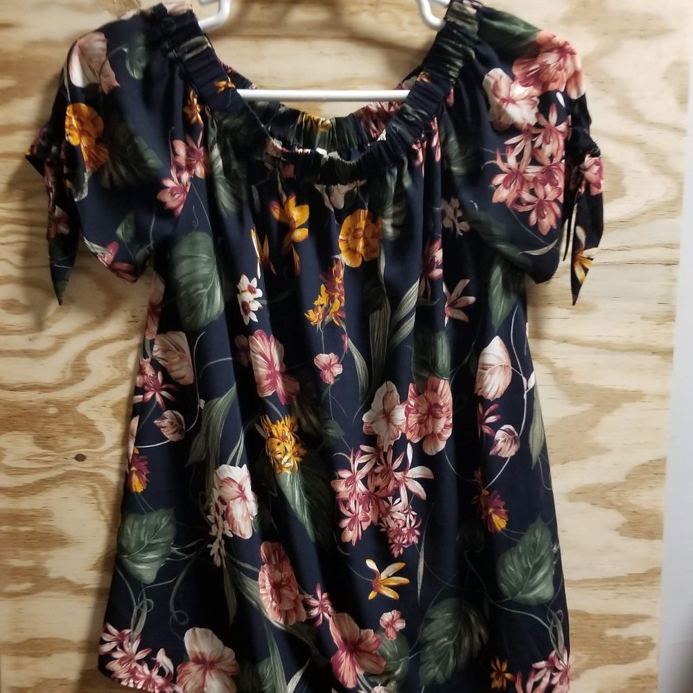 Cover Stitched‎ Women's Floral Top Blouse Short Sleeve Small